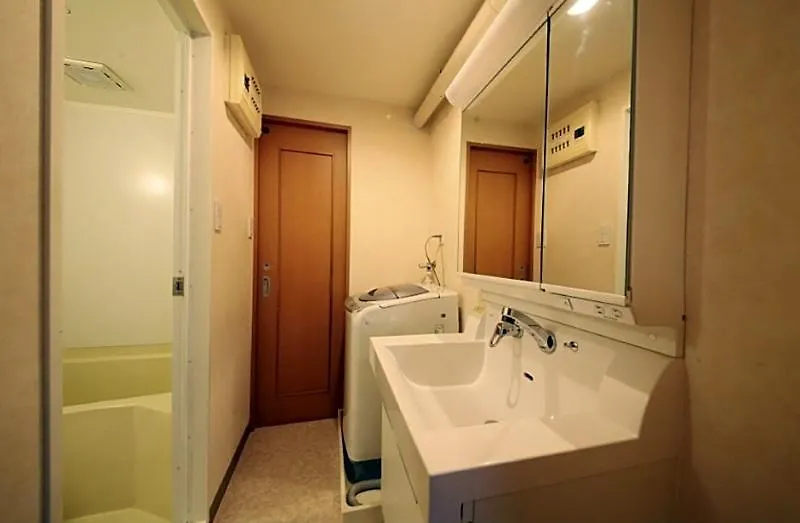 Shinjuku Urban Hotel Tokyo 2*,